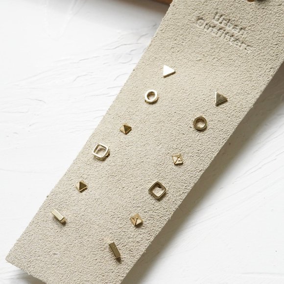 4/$25 Urban Outfitters Itty Bitty Metal Earring Set Gold - Picture 1 of 4